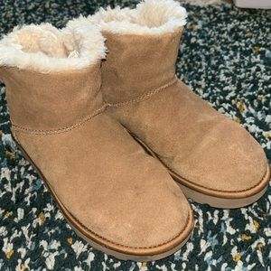 UGG BOOTIES